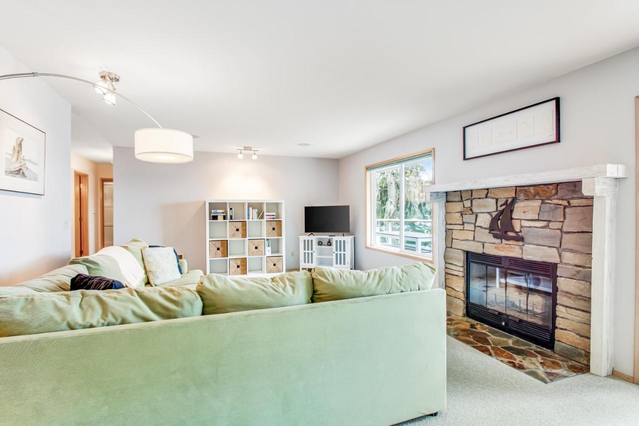 Snug Harbor Hideout Villa Islandale Bagian luar foto